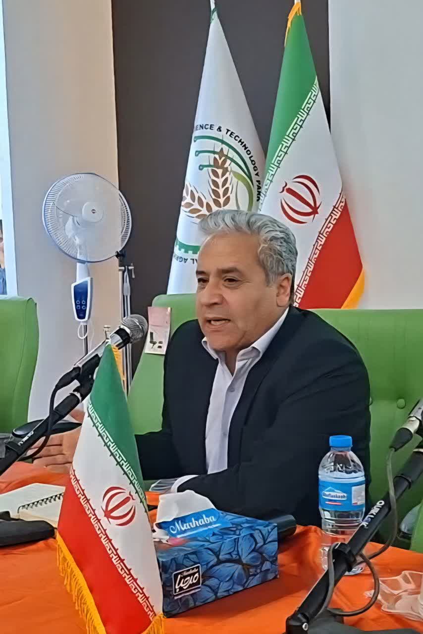 دکتر محمودی، معاون برنامه ریزی و امور اقتصادی سازمان تات؛ توسعه کشاورزی دانش‌بنیان در گرو تقویت مراکز رشد و مشارکت بخش خصوصی است.